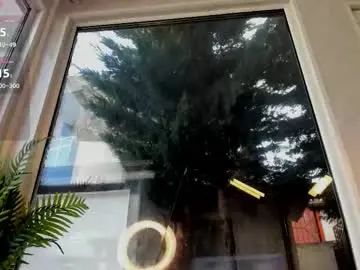 Naila18  live sex cam