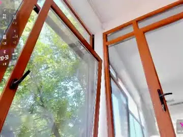 Naila18  live sex cam