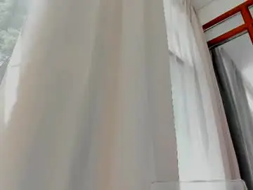 Naila18  live sex cam