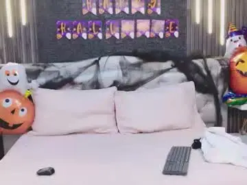 Pretty_liaa  live sex cam