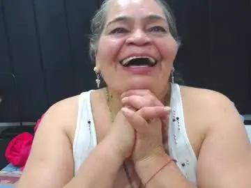 Queenmature  live sex cam