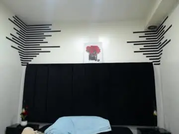 Queenmature  live sex cam