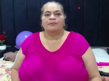 Queenmature  live sex cam
