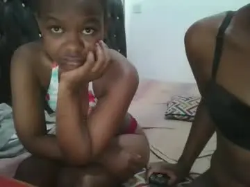 Layla_cutiee  live sex cam