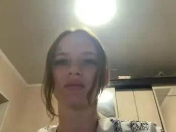 Leinawoluers  live sex cam