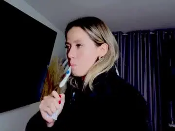 Nickywindsor  live sex cam