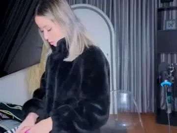 Nickywindsor  live sex cam