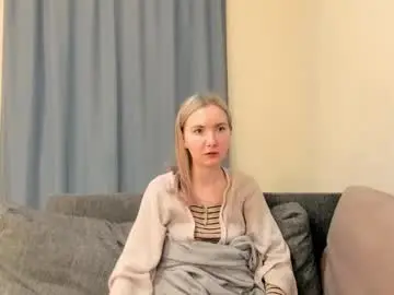 Yuricazel  live sex cam