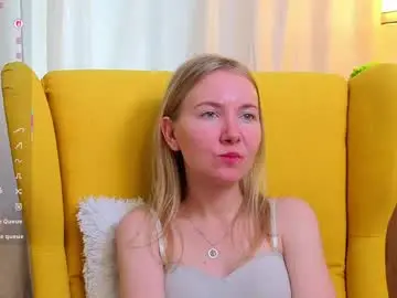 Yuricazel  live sex cam