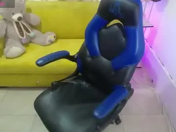 Kaharolina_m  live sex cam