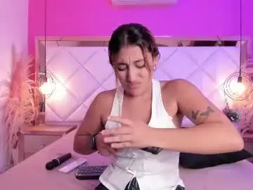Marieee__  live sex cam