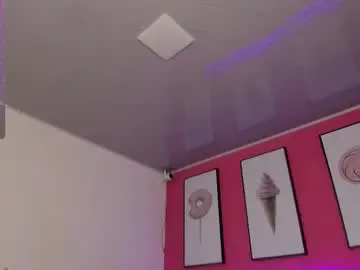 Meganmoree  live sex cam