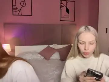 Mmkakpoxyi22  live sex cam