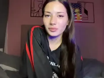 Mmkakpoxyi22  live sex cam