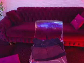 Siennashinee  live sex cam