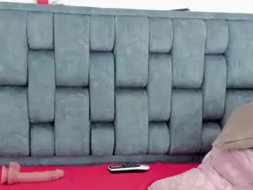 Tivizaylove  live sex cam