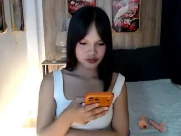 Callmeprettylj  live sex cam