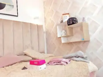 Clhoe_johnson_  live sex cam