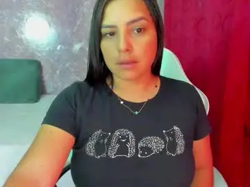 Emi_xxx32  live sex cam