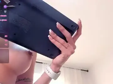 Juliasprouse  live sex cam