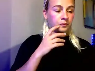 Prettybabypetite  live sex cam