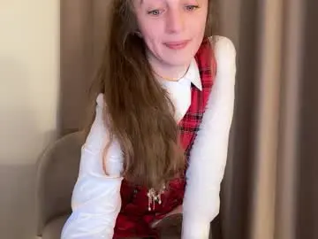 Shy_schoolgirl_  live sex cam