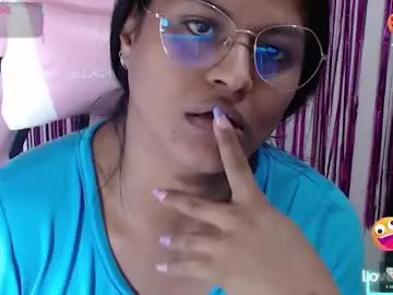 Sweetalmaa  live sex cam