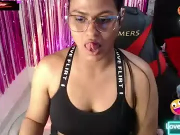 Sweetalmaa  live sex cam