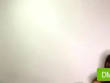 Yettahagins  live sex cam