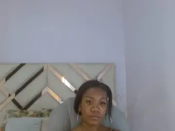 Zendaya_777  live sex cam