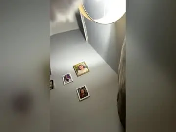 Allisonh13  live sex cam