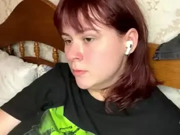 Felvivalkitty  live sex cam