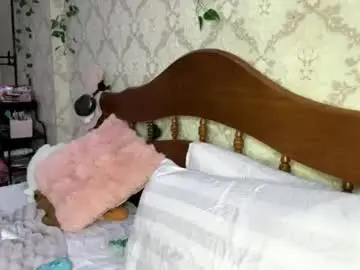 Felvivalkitty  live sex cam