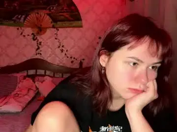 Felvivalkitty  live sex cam