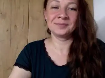 Lucykissxx  live sex cam