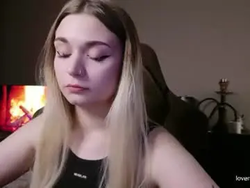 Lucysbrain  live sex cam