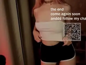 Lucysbrain  live sex cam