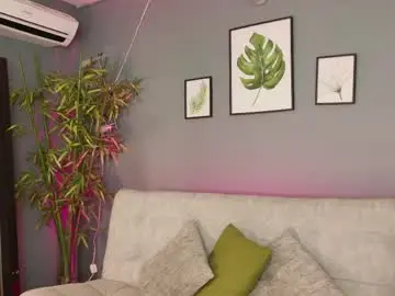 Vicky_kittyy  live sex cam