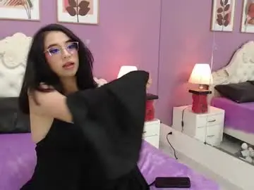 Yayaqueen  live sex cam