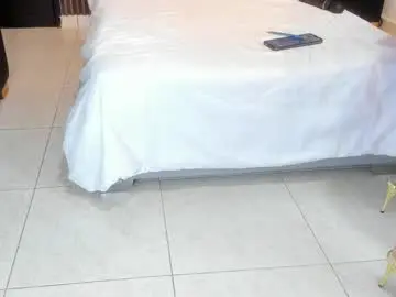 Emma_ucros  live sex cam