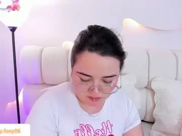 Foxybuny  live sex cam