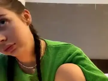 Rebeckaehmen  live sex cam