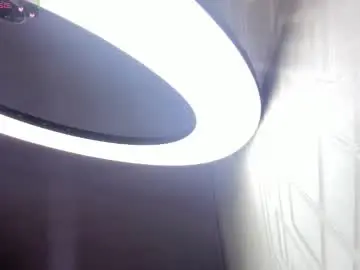 Tiara_r  live sex cam