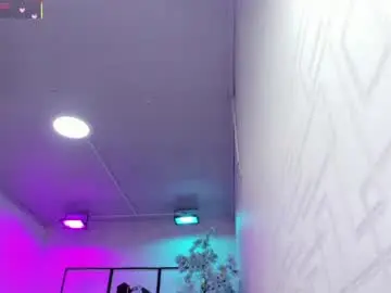 Tiara_r  live sex cam