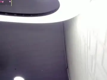 Tiara_r  live sex cam