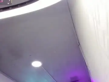 Tiara_r  live sex cam