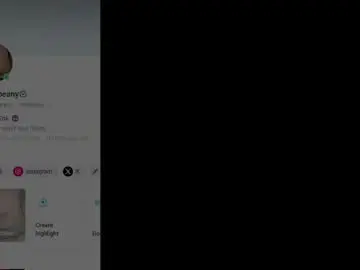 Alexxajohnson  live sex cam