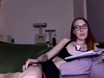 Anomalyallie  live sex cam