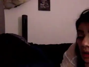 Desertbeauty420  live sex cam