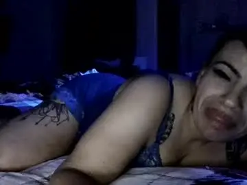 Desertbeauty420  live sex cam